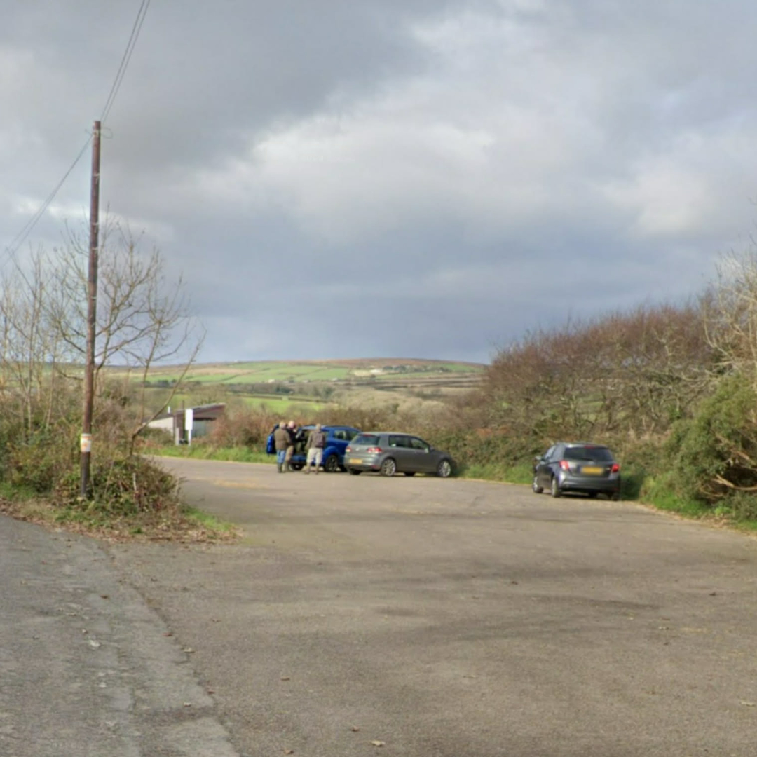 View from the access road and reservoir surroundings